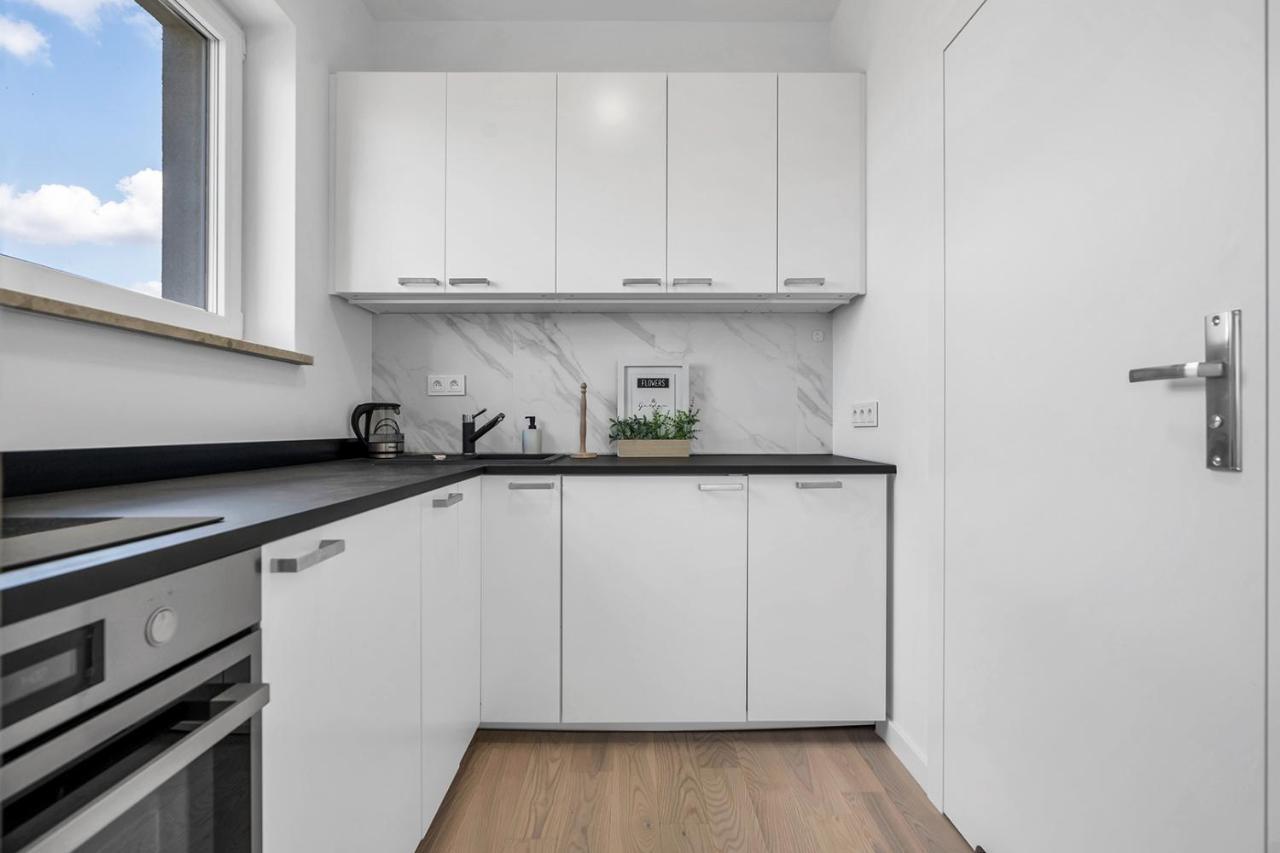 8th Floor Downtown N2 - Parking, View, Balcony - By Rentujemy Apartment *